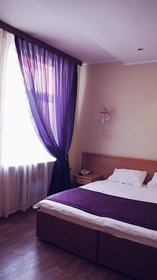 Ural Hotel Magnitogorsk Exteriör bild